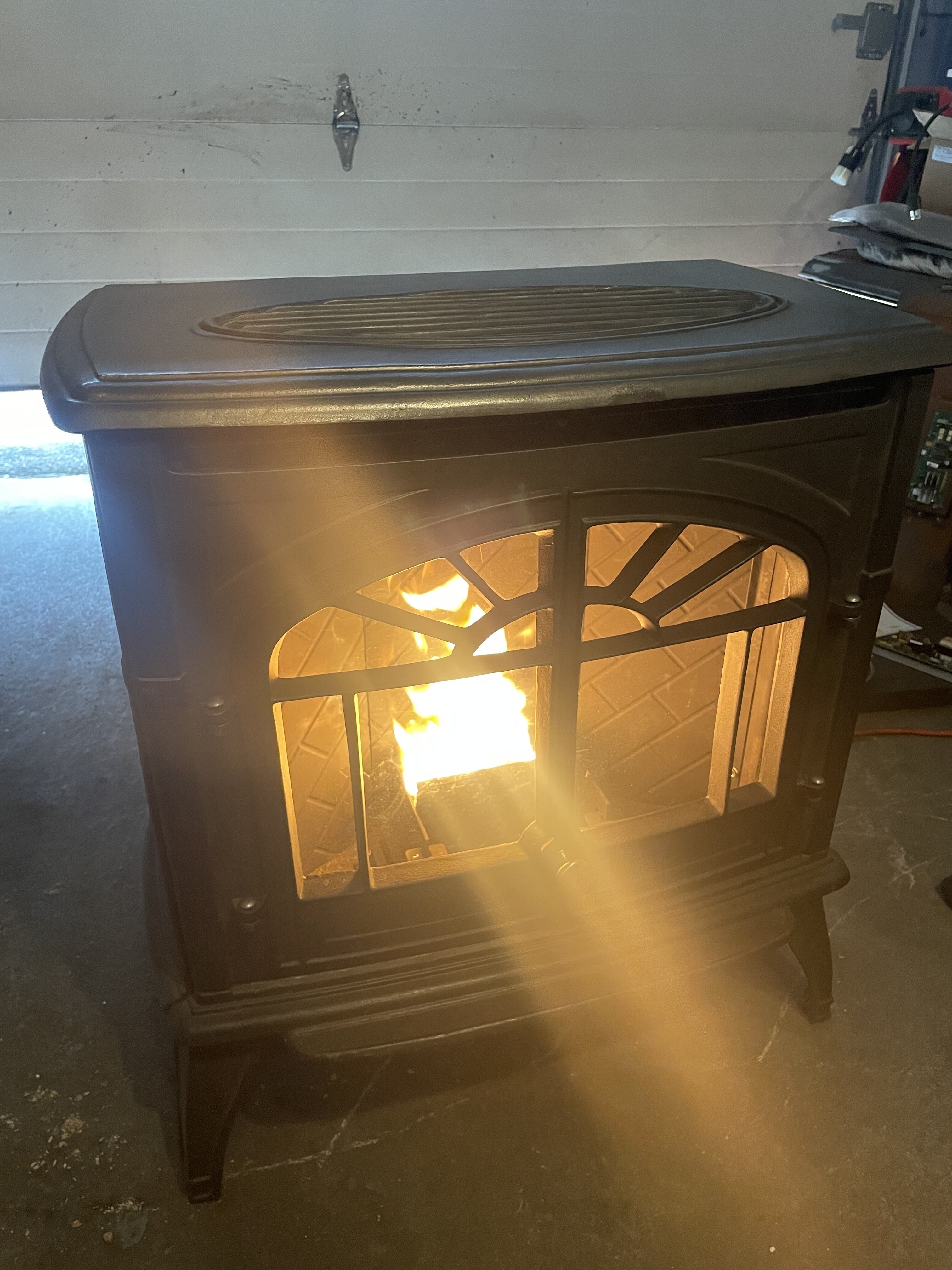 [Hearth.com] Enviro Empress Decorative Cast Iron Wood Pellet Stove - 35k BTUs 1600 sqft heating capacity. $1695.00