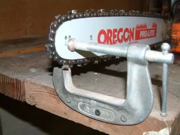 [Hearth.com] Sharpening the chain by turning the saw upside down