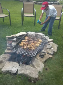 [Hearth.com] Fathers Day chicken on the keyhole pit!