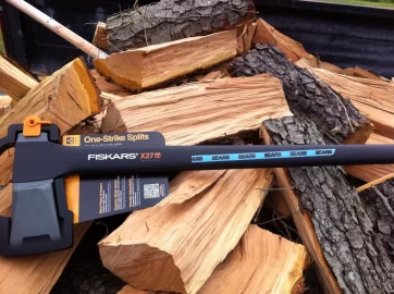 [Hearth.com] This fiskars axe is amazing!