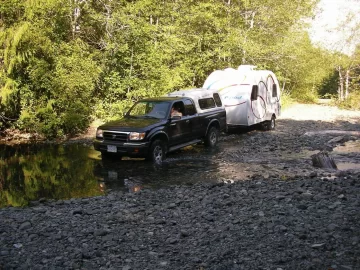 [Hearth.com] Tiny house trailer vs camper trailer