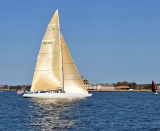 [Hearth.com] Sailboat floats way above water (americas cup)