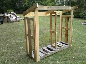 [Hearth.com] Built a mini wood shed, deck rack today