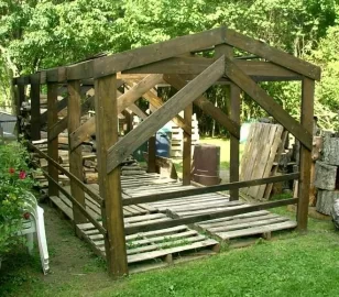 [Hearth.com] Has anybody ever built a "pallet house" to use as a woodshed?