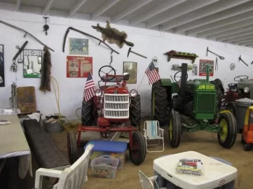 [Hearth.com] Bobby Fisher Tractor Tour 2012 / AG Museum