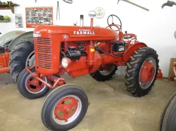 [Hearth.com] Bobby Fisher Tractor Tour 2012 / AG Museum