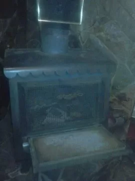 [Hearth.com] I'm not of the year, id this stove maker?