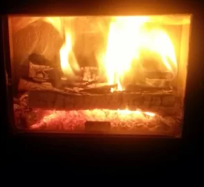 [Hearth.com] Boy it's nice to burn dry wood!