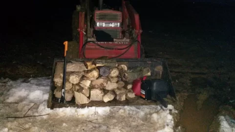 [Hearth.com] How to split locust firewood for the best burn times.