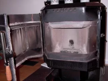 [Hearth.com] Wood Stove vs Pellet Stove