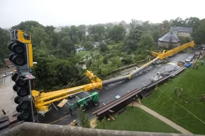 [Hearth.com] If You Ever Think About Working In A Bucket Truck...