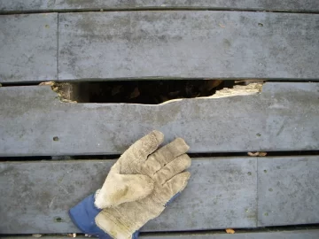 [Hearth.com] replacing boards on wooden deck