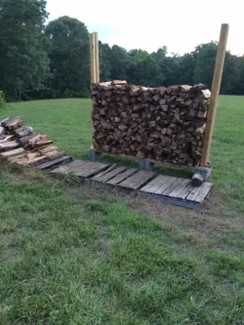 [Hearth.com] Super simple wood rack.