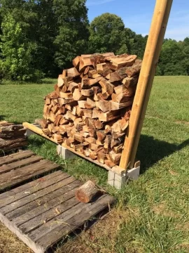 [Hearth.com] Super simple wood rack.