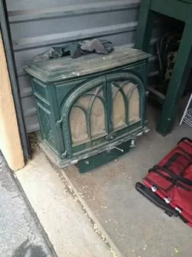 [Hearth.com] can someone id this jotul stove