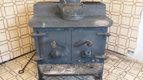 [Hearth.com] Frontier wood stove