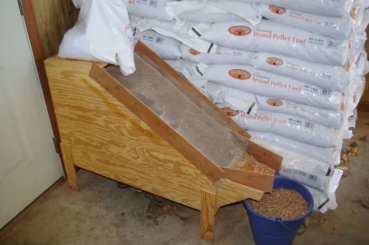 [Hearth.com] Sawdust accumulation on the bottom of the hopper