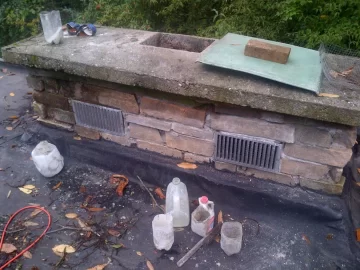 [Hearth.com] vents in chimney above roof: what do they do? 1958 'modern' house, flat roof