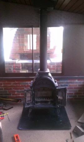 [Hearth.com] Layer of fire brick in Yachoumay AJM 686?