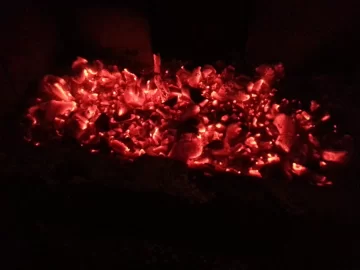 [Hearth.com] remnants of a 7 hr white oak burn