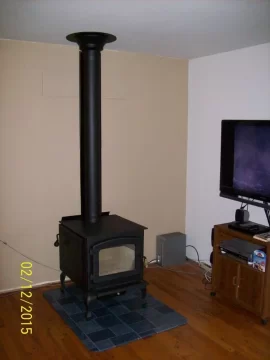 [Hearth.com] Drolet Legend with SBI telescopic single wall pipe (SP00370) and shield (SP00390)