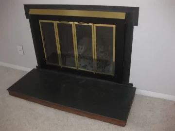 [Hearth.com] Is this (original?) installation of a Majestic L36A fireplace correct?