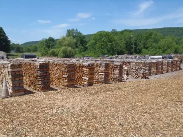 [Hearth.com] Panorama of wood stacks