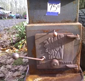 [Hearth.com] Does anyone know what kind of stove this IS?????