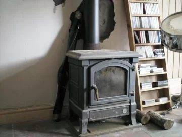 [Hearth.com] EFEL, AWKWARD INSTALL IN OLD COTTAGE + BIRD NEST DILEMMA !