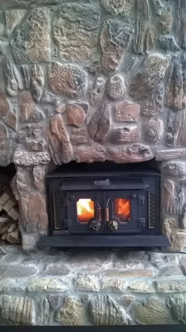 [Hearth.com] anyone know what kind of stove this is?