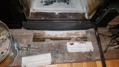 [Hearth.com] White Cotton Cloth under insert bricks ?