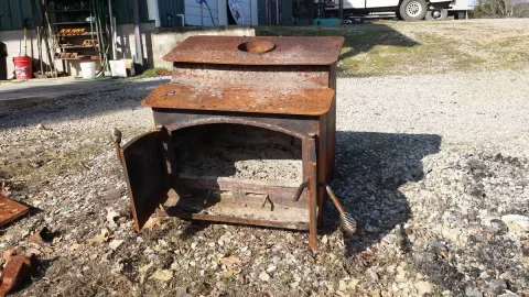 [Hearth.com] old home made stove, copied from some fisher model