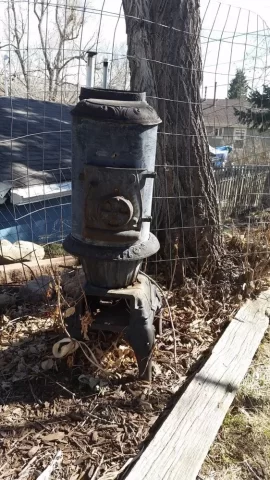 [Hearth.com] Antique Stove- Can anyone ID it?