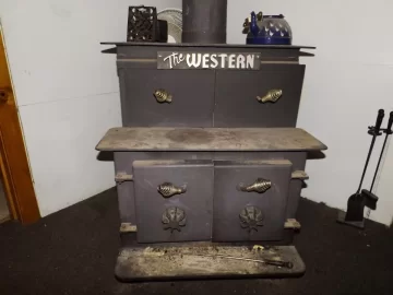 [Hearth.com] help identifying my wood stove please