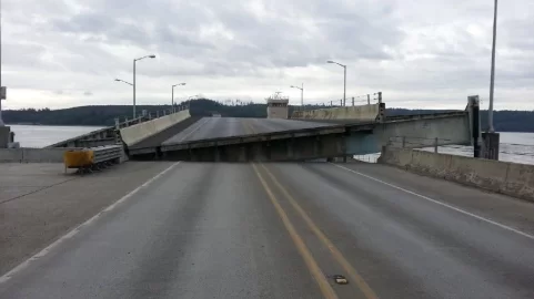 [Hearth.com] Close call on carrier landing