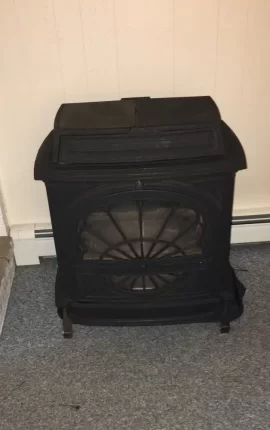 [Hearth.com] Can someone help identify this stove?