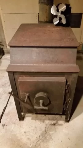 [Hearth.com] Old stove - new owner - any guesses?