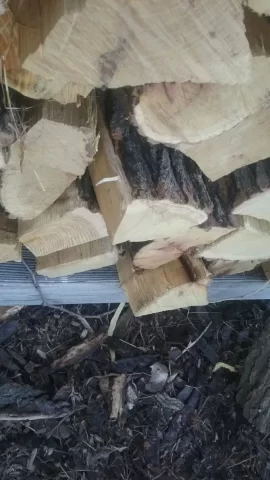 [Hearth.com] Firewood id?