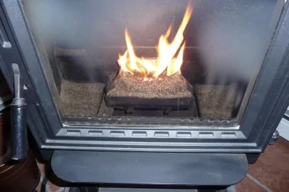 [Hearth.com] Heavy Ash, and Lazy Flame in P68 Burn Pot,Is this Normal?