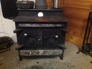 [Hearth.com] 1976 Frontier wood stove