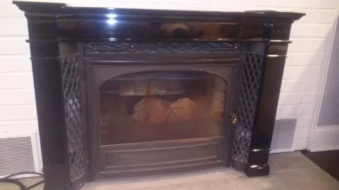 [Hearth.com] Help me ID my brothers wood stove insert.