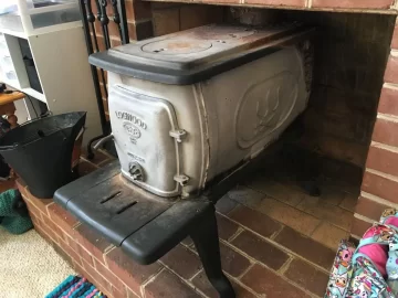 [Hearth.com] Help: wood stove smell, and inefficency. (And keeping wife happy)