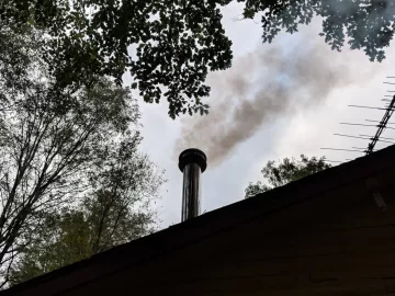 [Hearth.com] Smoke from chimney WITH hot fire??