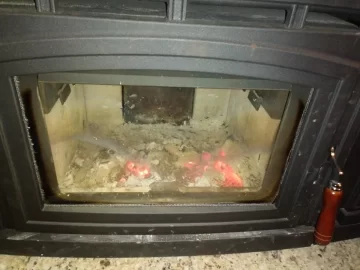 [Hearth.com] How much to load in stove?