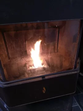 [Hearth.com] Whitfield Pellet Stove cutting off