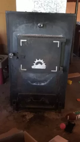 [Hearth.com] Help identify this old furnace :)