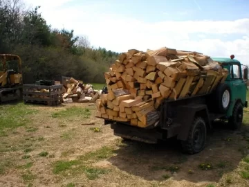 [Hearth.com] How much firewood can be hauled in a Jeep pickup?