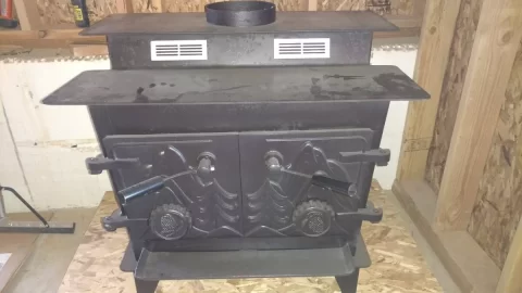 [Hearth.com] Please help identify what blower would work with this stove...