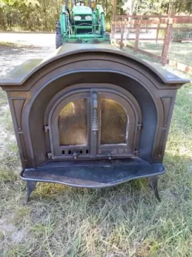 [Hearth.com] Does anyone know what  stove this is