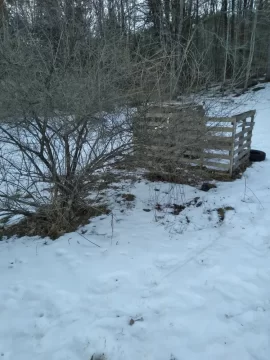 [Hearth.com] Stacking around compost